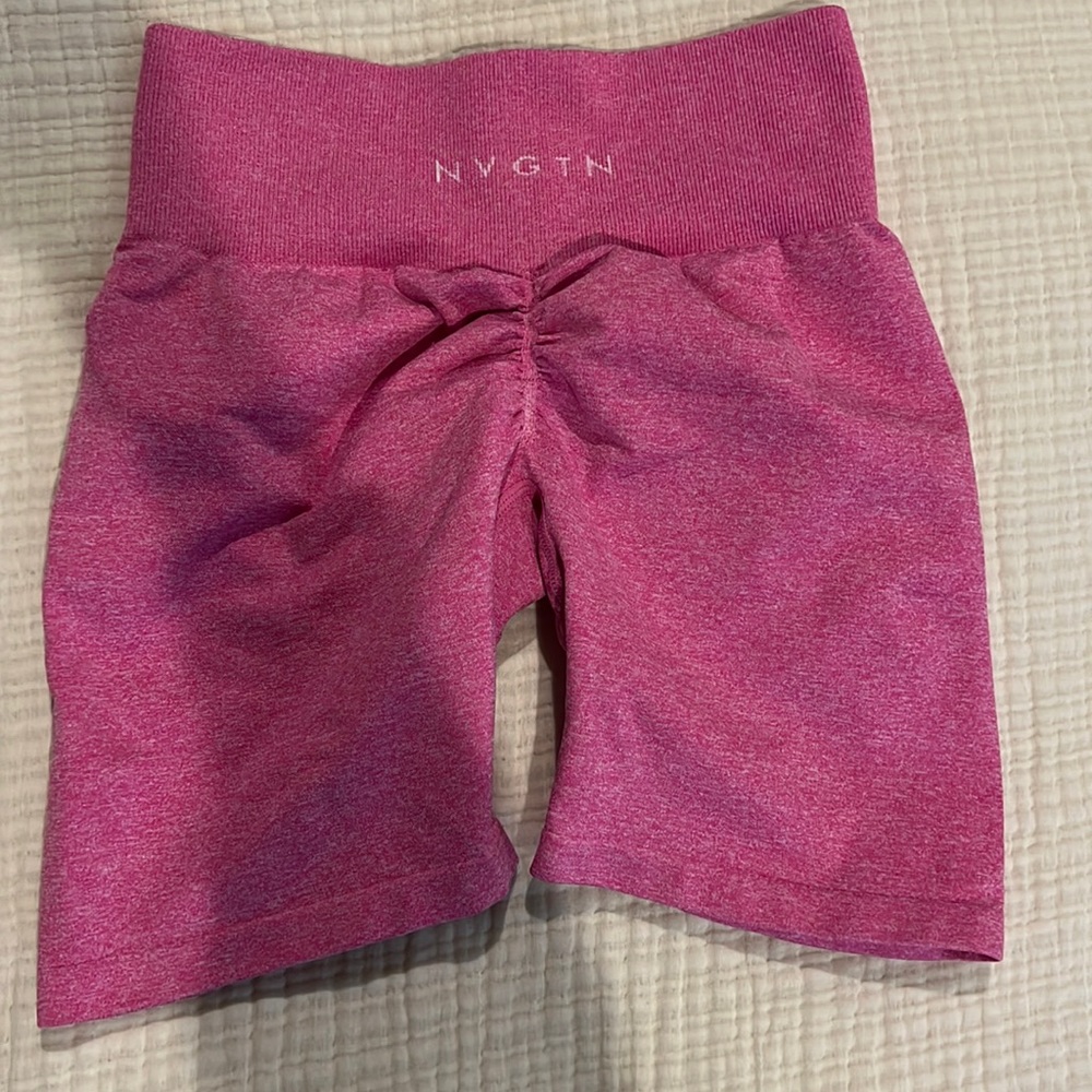 NVGTN Scrunch Seamless shorts- Bubblegum size small